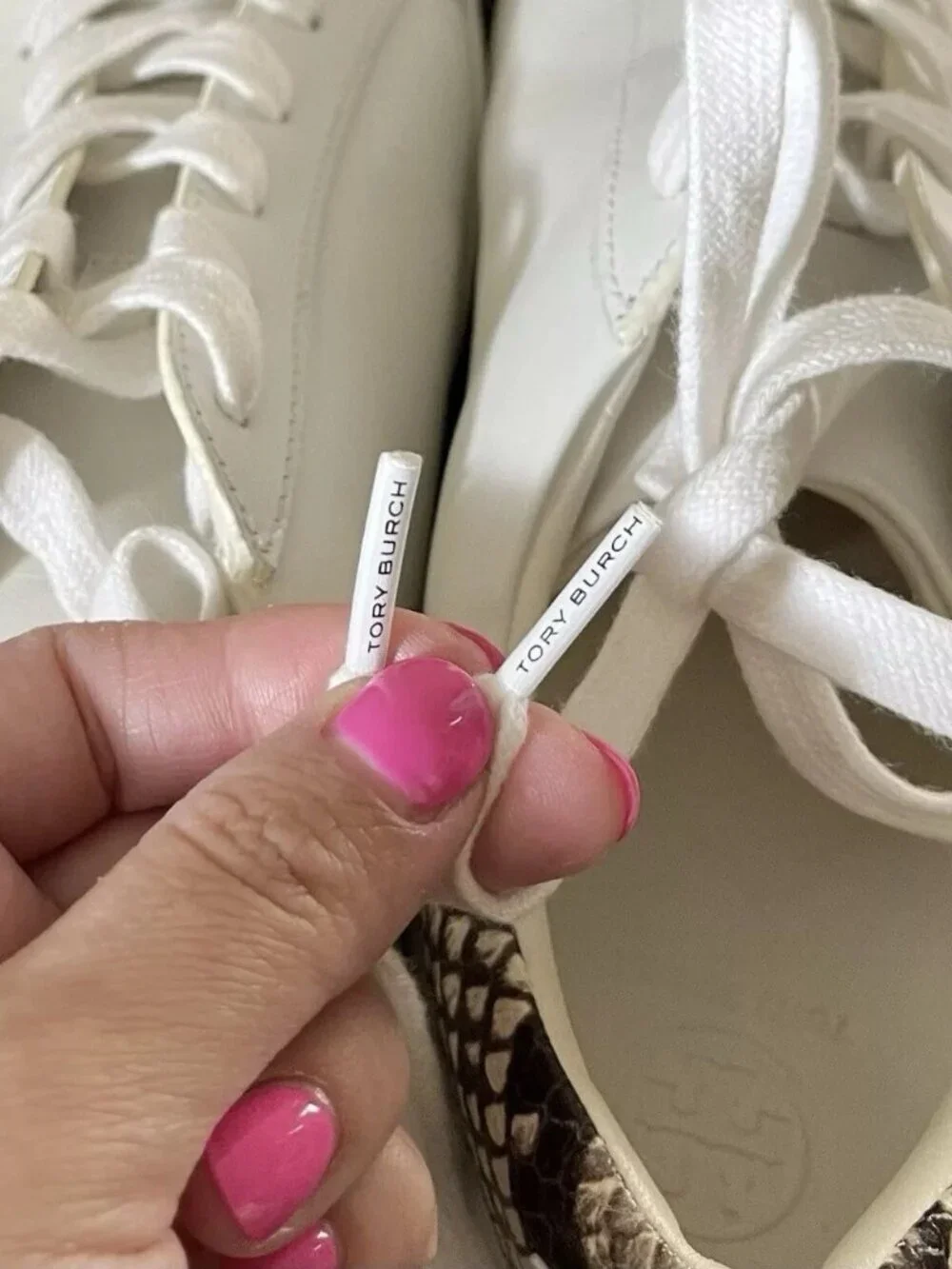 EUC Tory Burch Leigh Logo Sneakers White Leather Snake Trim Designer Low-Top